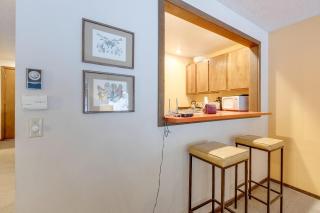 Snowater Condo 33 - Fireplace - Wifi - Sleeps 4 - 8