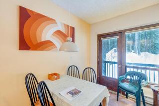 Snowater Condo 33 - Fireplace - Wifi - Sleeps 4 - 6