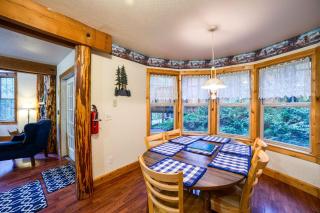 Snowline Cabin 25 - Hot Tub - Pets Ok - Wi-Fi - Glacier - 2