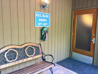 Snowater Condo 33 - Fireplace - Wifi - Sleeps 4 - 1