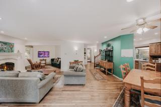 Snowline Cabin #13 - Hot Tub - Pets Ok - Wifi - 5