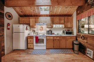 Snowline Cabin 26 - Hot Tub - Bbq - Game Room - Glacier - 5