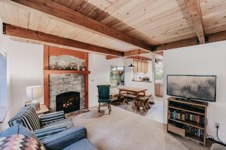 Silver Lake Cabin 67 - Hot Tub - Pets Ok - Wi-Fi - Maple Falls - 8