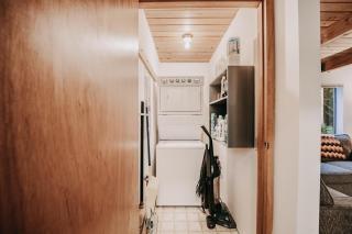 Silver Lake Cabin 67 - Hot Tub - Pets Ok - Wi-Fi - Maple Falls - 3