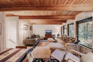 Snowline Cabin #43 - Hot Tub - Pets Ok - Wifi - Glacier - 4