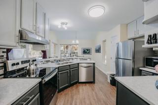 Snowline Cabin #62 - Hot Tub - Wifi - Pets Ok - 4