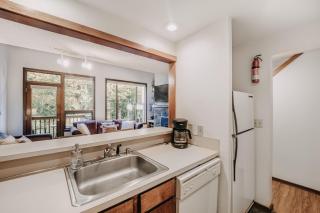 Snowater Condo 55 - Wood Stove - Wi-Fi - W-D - Glacier - 9
