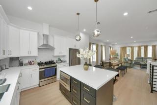 3Bdr 6Beds in Ellegant Home with Rooftop Lounge and SkylineView - 2