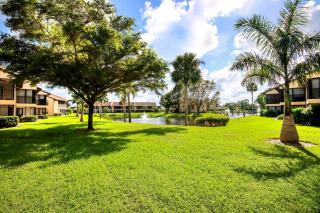 Spacious end-unit condo with loft in a boater's paradise - Above The Clouds - North Fort Myers - 3