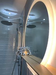 Ocean Drive Deluxe Apartment complimentary Tray - Brean - 6