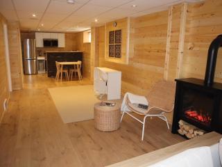 Great place to stay in Winnipeg with free parking, private entrance - 8