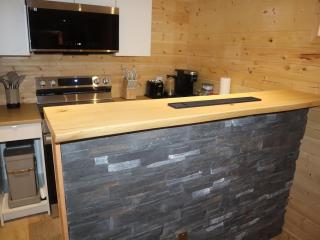 Great place to stay in Winnipeg with free parking, private entrance - 4