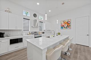 Pet-Friendly l Brand New Space l Downtown - Dallas - 0