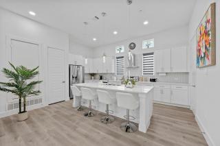 Pet-Friendly l Brand New Space l Downtown - Dallas - 3