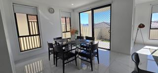Luxury Five Bedroom House at the Ponds - Schofields - 5