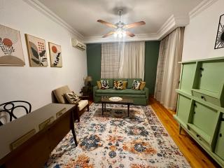 Vintage Charm & Spacious Comfort in Zayed 2000 - only families & single travelers - Sheikh Zayed - 7