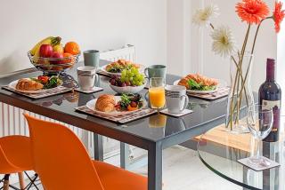 5-Bedroom Budget Contractor House with 10 Beds Free Parking and Free WiFi - Outfield Homes by Your Lettings Short Lets & Serviced Accommodation Peterborough - 2