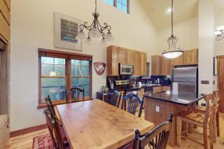 Rendezvous Royalty - 8