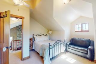 Rendezvous Royalty - 1