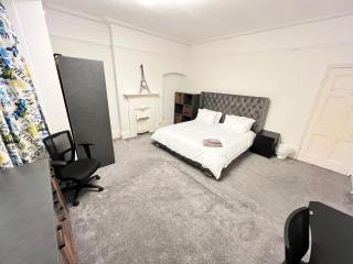 5BR-10Guests-HotTub-Parking-Garden-Patio - Burton upon Trent - 6
