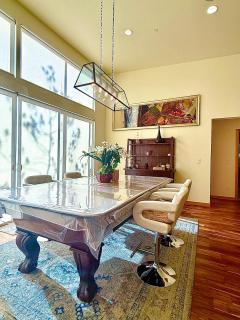 Luxury Family Retreat on Mercer Island Pet-Friendly, Pool Table, Patio & Near Seattle - Book Now & Save! - Mercer Island - 1