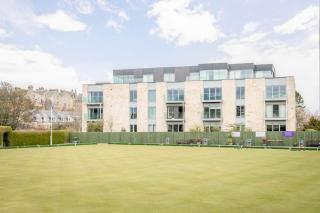 Square Green - No 14 Balcony - 5