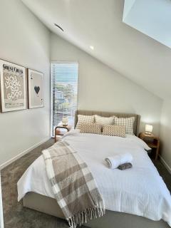 New build City Townhouse & Gated Car Park - 8