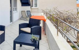 Lovely Apartment In Vir With Wifi - 1