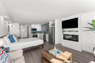 FANTASTIC FULLY RENOVATED Beach Front Condo - Incredible View - Top of the Gulf 723 - Panama City Beach - 1