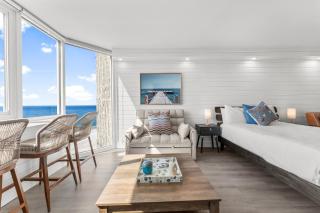FANTASTIC FULLY RENOVATED Beach Front Condo - Incredible View - Top of the Gulf 723 - Panama City Beach - 9