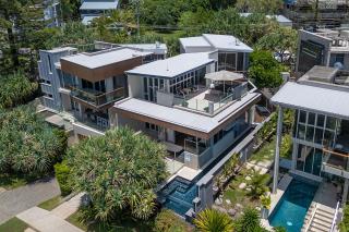 Coastal Retreat with Ocean Views - Sunshine Beach - 8
