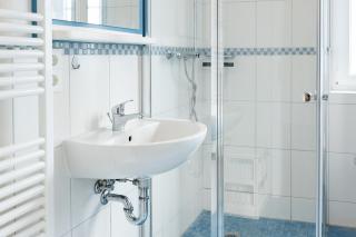 C 4 Reethaus ELSA mit Außenwhirlpool und Sauna - 2