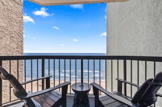 Ocean Front King Studio-Resort Building-Sleeps up to 3 - Myrtle Beach - 5