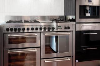 Maison Marie: Cinebar Getaway 4 Bedrooms 2.5 Baths - Brisbane - 4