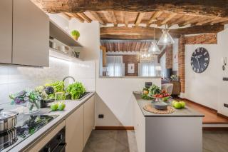 Dorina Penthouse 2 bedrooms 2 bathrooms in Lucca - 6