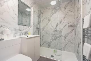Spire View Apartment - 5