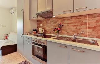 1 Bedroom Gorgeous Apartment In Medulin - Medulin - 8