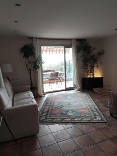 2-room apartment with a magnificent view of the sea, in carqueiranne in the var, 12km from the isles de porquerolles boarding port – 2/4 people - 4