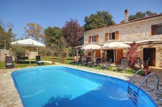 Villa Katherine with Pool and Game Room - Žminj - 5