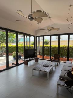 cozy, beautiful room - 7