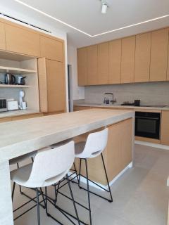 Deluxe Seafront - 2 Bed - Limassol - 5