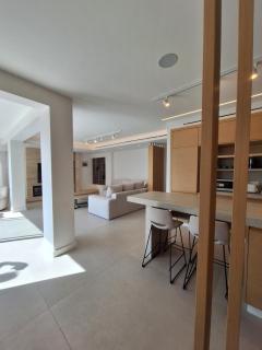 Deluxe Seafront - 2 Bed - Limassol - 4