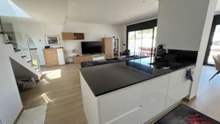 Villa con piscina y vistas canal AV-44 - 8