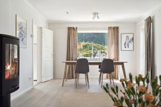 Valen House, Reine - 9