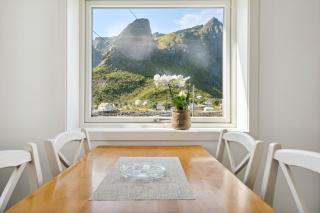 Valen House, Reine - 3