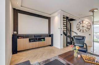 Modern Home with Private Garden - Utrecht - 4