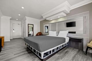 Rodeway Inn - 3