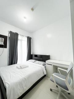 Business Studio in Salcedo Village Makati - 0