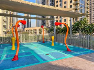 Spacious Dubai Apartment with Water Views and Luxury Amenities - 4