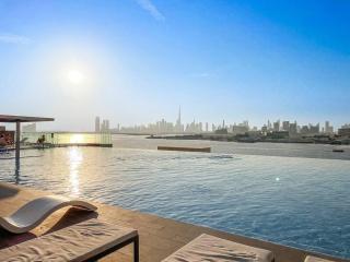 Spacious Dubai Apartment with Water Views and Luxury Amenities - 0